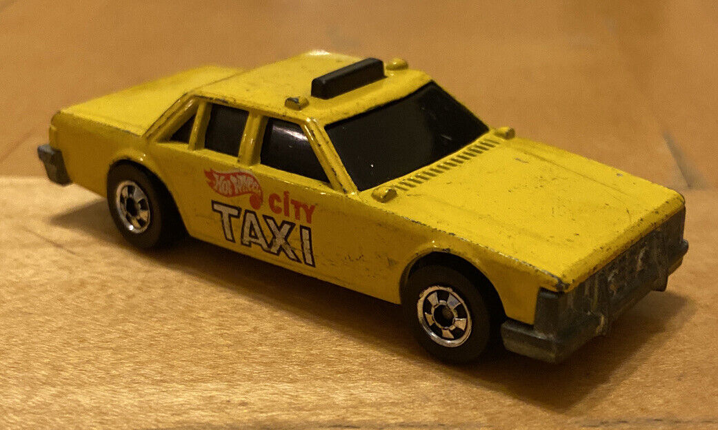 Vintage Hot Wheels 1983 Die Cast Yellow Taxi Crash Door #652