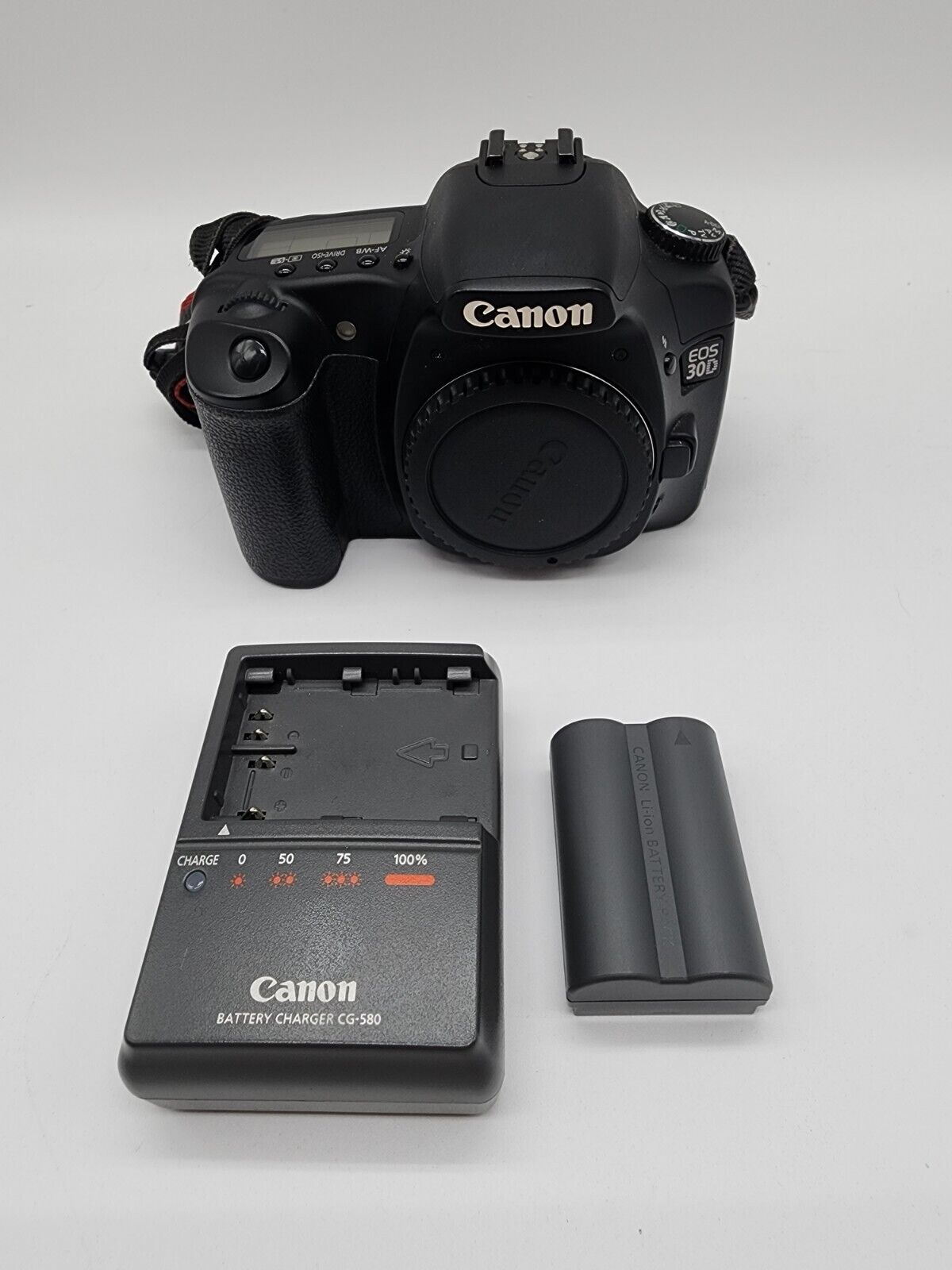 Canon EOS 30D 8.2MP Digital SLR Camera (Body Only) Pre-owned Free Shipping