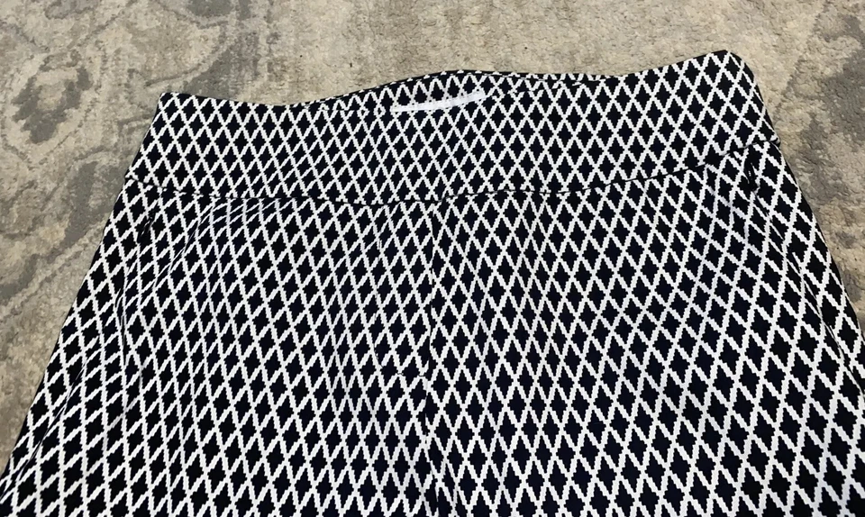 Margret M Pants Size Medium Womens Black White Print Slimming Pull On - Image 2 of 4