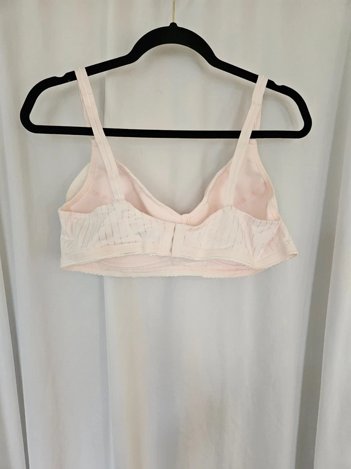 Bestform 34B Blanco Rayas Inalámbrico Camiseta Sujetador Correas Ajustables LIGERAMENTE FORRADO Foto 3 de 4