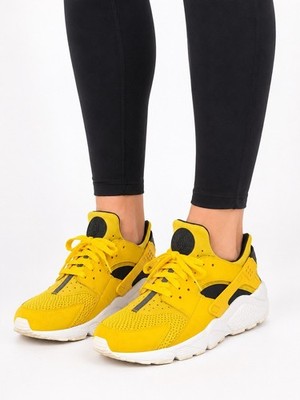 Size 10 Nike Air Huarache Run Varsity Maize Yellow Black Sneakers
