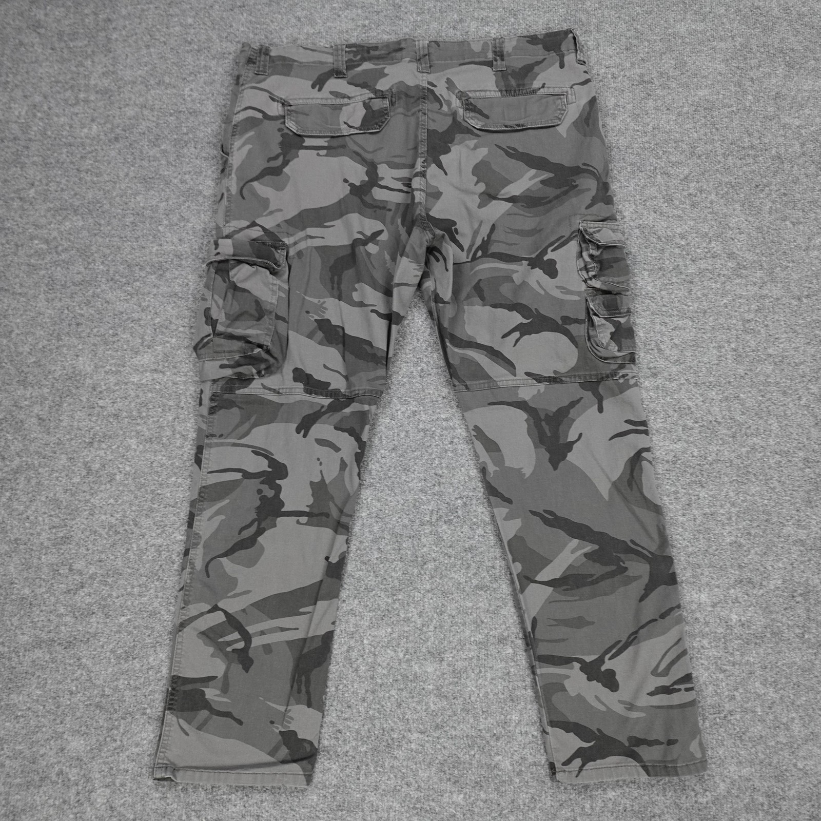 Wrangler Cargo Pants Mens 42x30 Gray Camo Regular Taper Stretch Workwear Army thumbnail 15