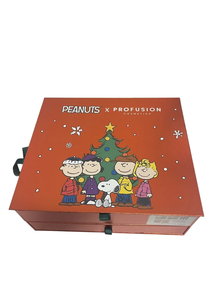 Profusion Cosmetics Peanuts Merry Christmas Charlie Brown Make Up Vanity Set - Image 2 of 4