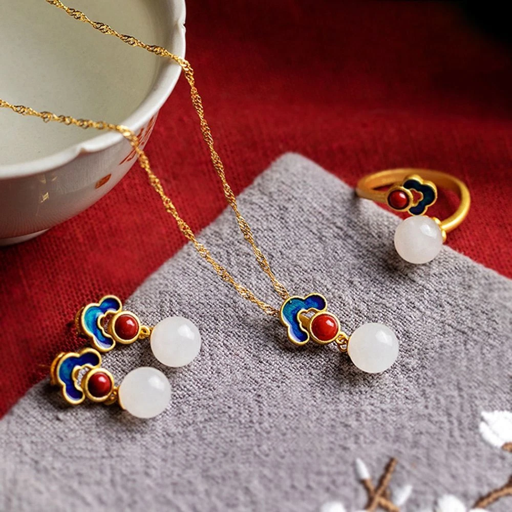 Simple gem deals necklace