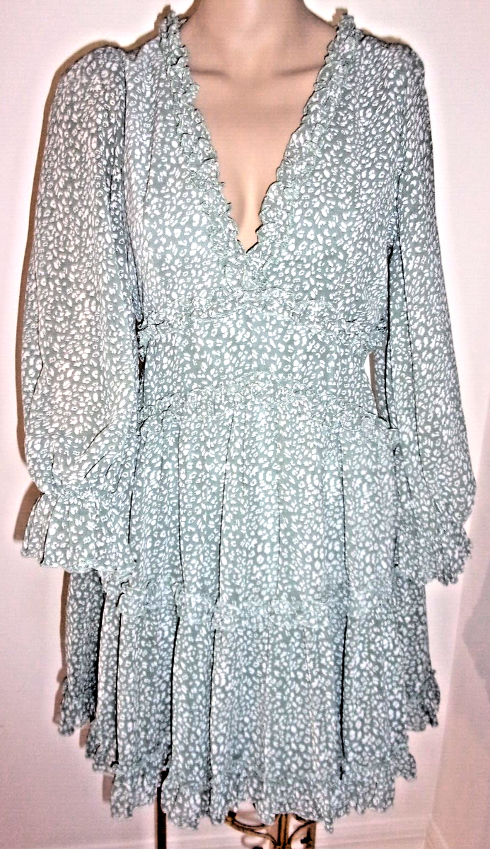 saints and secrets dress green & Green/Ivory Ruffles Smocking Fit/Flare Size Small Floral dress