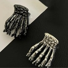 Adorable Skull Claw Hair Clips Halloween Black and Silver