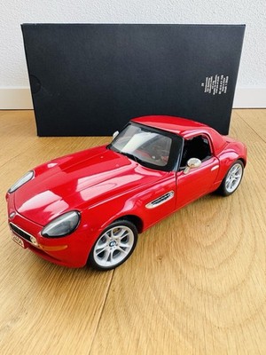 BMW Z8 E52 1:18 Kyosho Rot  Met. Dealer Box