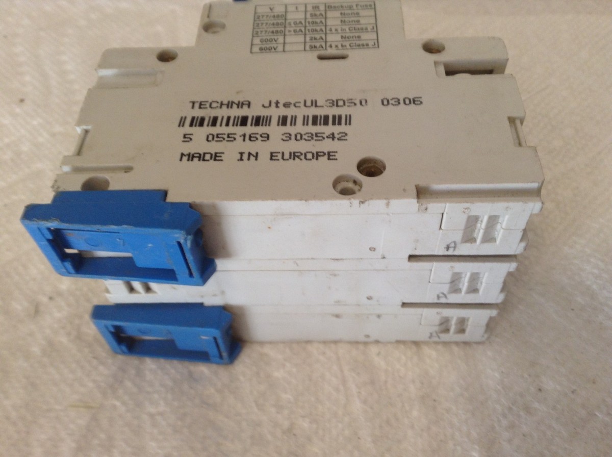 INTERRUTTORE DIFFERENZIALE PURO 4X63A 30MA 10KA TIPO B CHINT 782000
