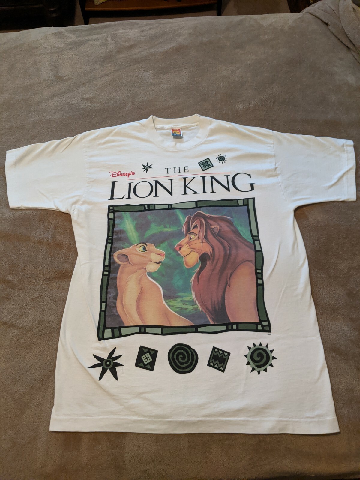Vintage disney lion king shirt Gem