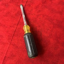 VINTAGE (UNBRANDED) SLOTTED SCREWDRIVER CUSHIONED BLACK GRIP - USA (t25)