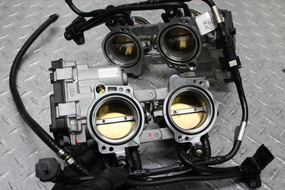 Aprilia Tuono V4R Aprc 2014 cuerpos de acelerador ABS Foto 2 de 4