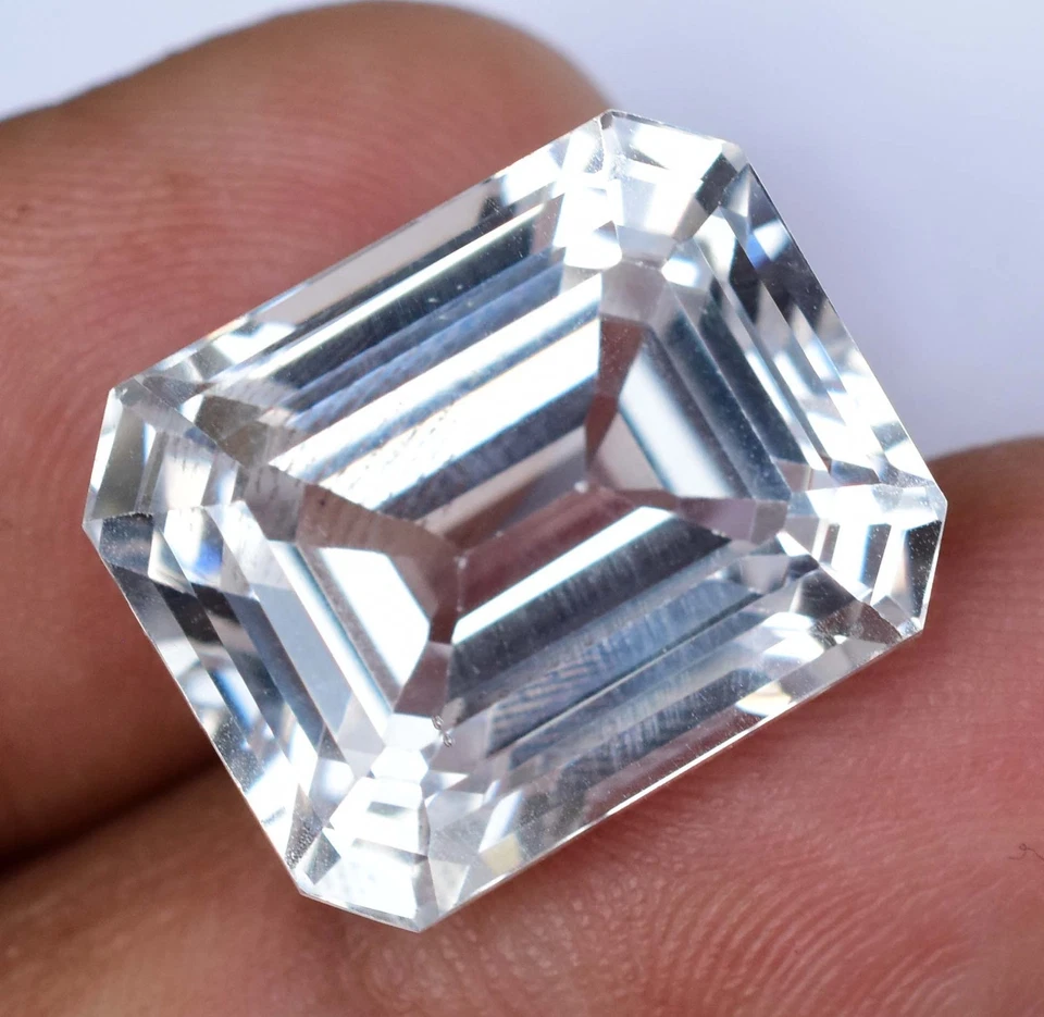 Natürlich 28.85 Karat Weiß Montana Saphir Smaragd Zertifiziert Selten Lose - Bild 1 von 4