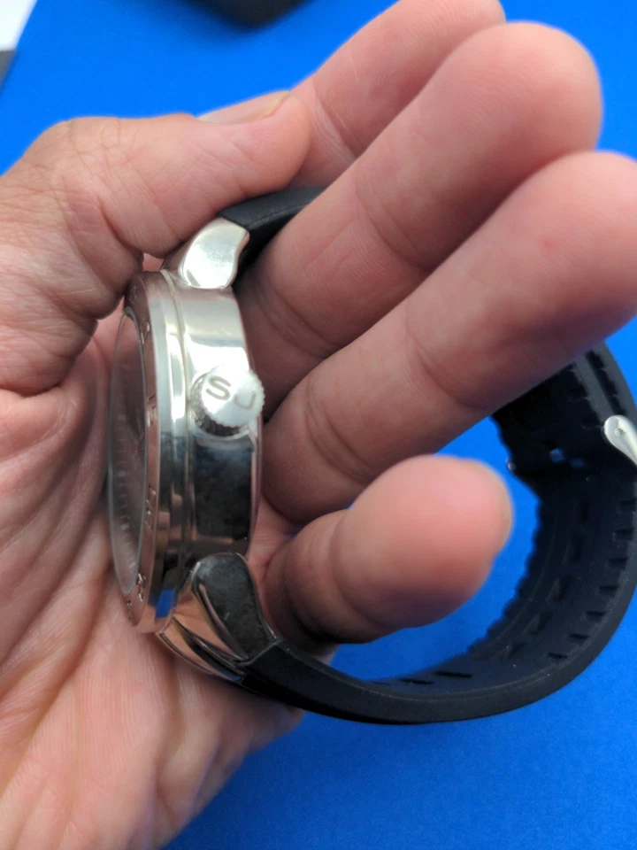 Reloj Sean John Hombre Cuarzo Tono Plateado Silicona Banda Negra Batería Nueva  Foto 4 de 4