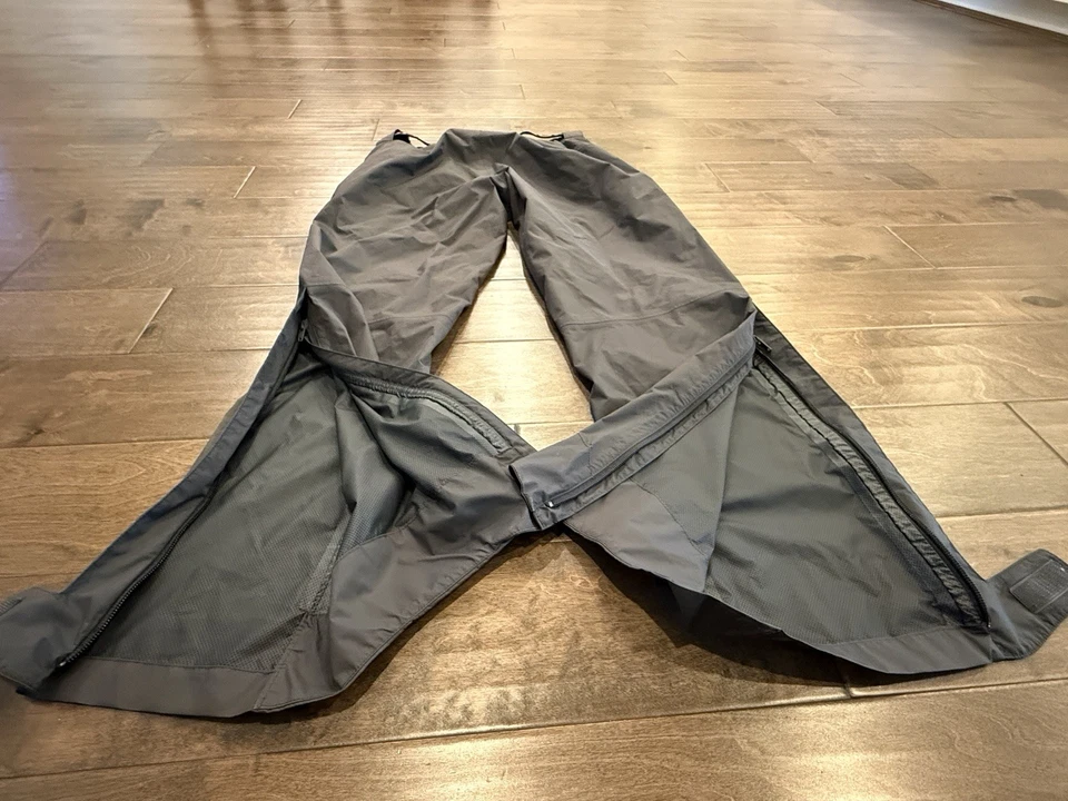 Grundens Womens Gray Belted Weather Watch Fishing Pants Ankle Zip Size S SMALL - Image 4 of 4