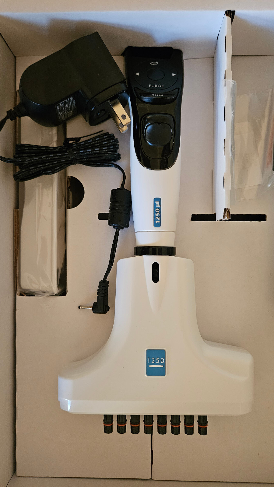 NEW Integra Voyager Pipette Set 8Channel 125050 uL + Charger