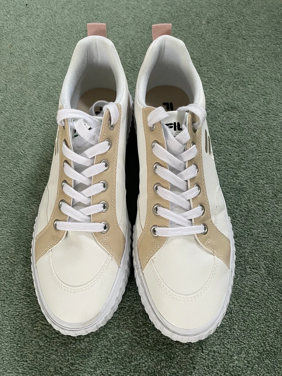 Beige shop fila trainers