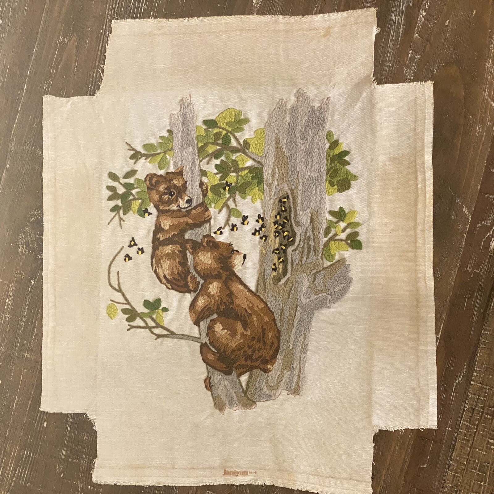 Vtg Crewel Embroidery Brown Bear Cubs Climbing Tree Bees Finished