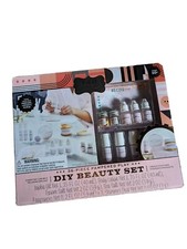 FAO Schwarz DIY Beauty Kit 36 Piece Pampered Play Set New