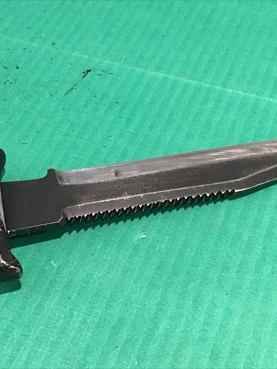 Vintage Valor Japan 599 Stainless Sawback Bowie Knife Survival Kit