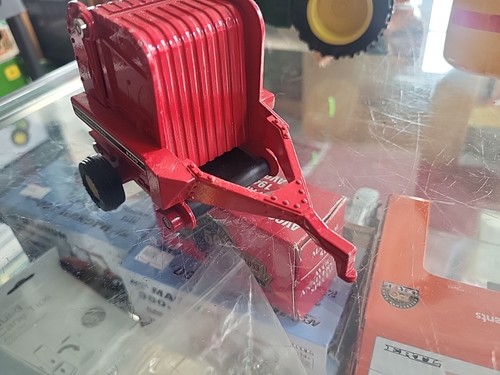 1/32 International 2400 Round Baler No Box Displayed - Picture 9 of 9