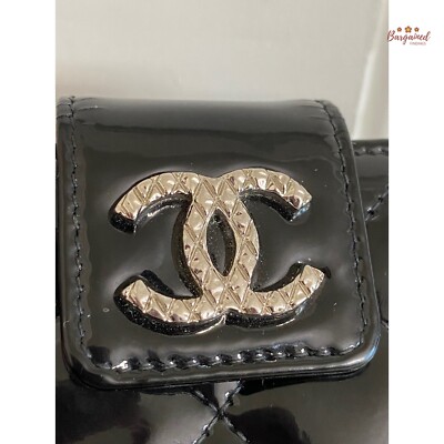 Authentic CHANEL Black Patent Leather Silver Interlocking CC  display picture 3