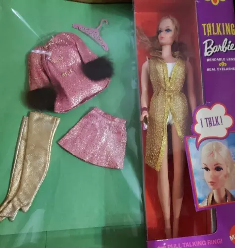 Vintage Barbie 1593 Sears Golden Groove Gift Set - 1969