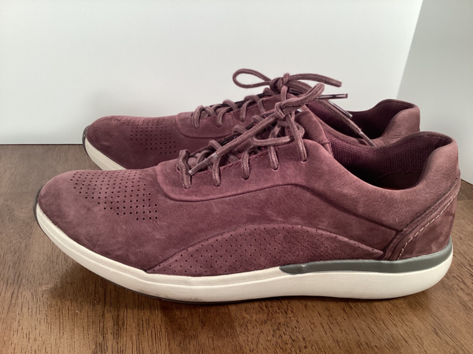 CLARKS UNSTRUCTURED WAVEWALK WOMENS MAROON SUEDE SHOES LACE UP SZ. 11 N