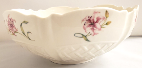 Belleek Pottery "Country Trellis" Pink Lilies Large Centerpiece / Porcelain Bowl - Afbeelding 1 van 12