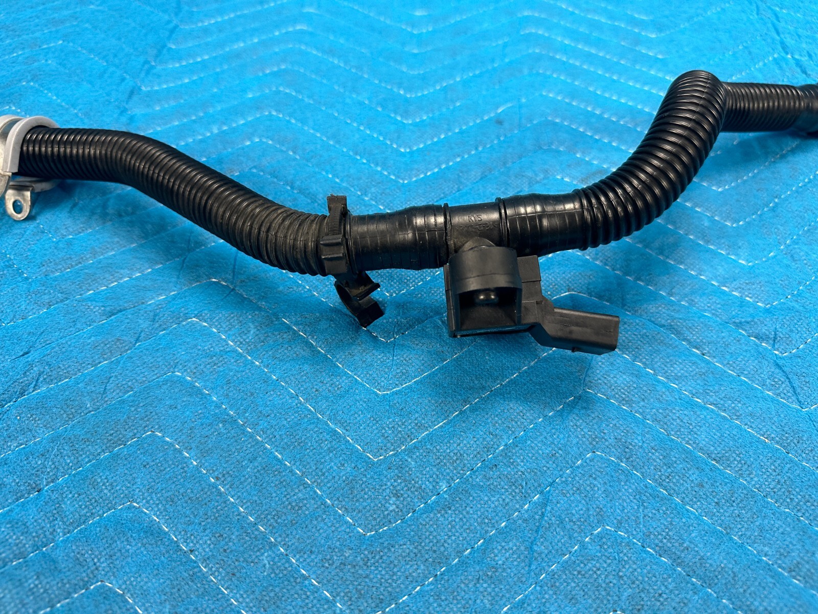 Bentley Flying Spur Air Smog Pump Hose Pipe w/Sensor Driver's Side 2006-2012 OEM