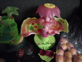 95 Hatchimals CollEGGtibles Lot Figures Hatchery Nursery Tree Playset Case