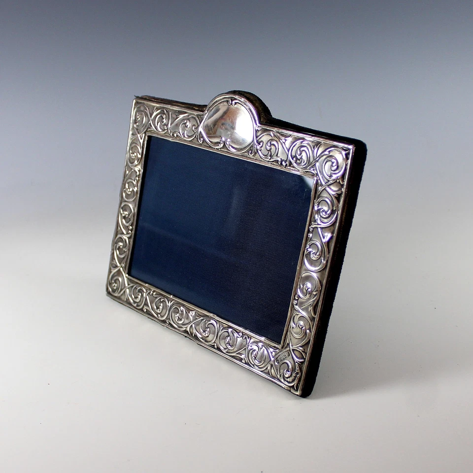 Marco de fotos/foto vintage de plata de ley con respaldo de madera y caballete de 6" x 4" Foto 3 de 4