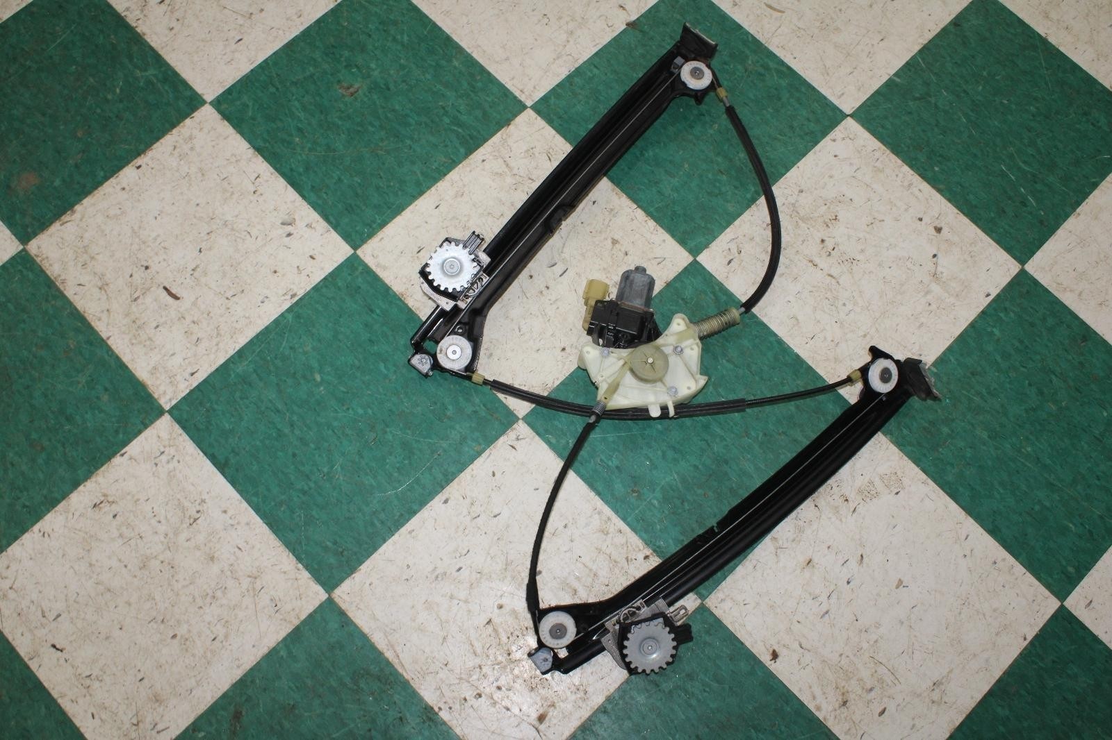 Maserati Ghibli 2014-2022 Front Right Window regulator