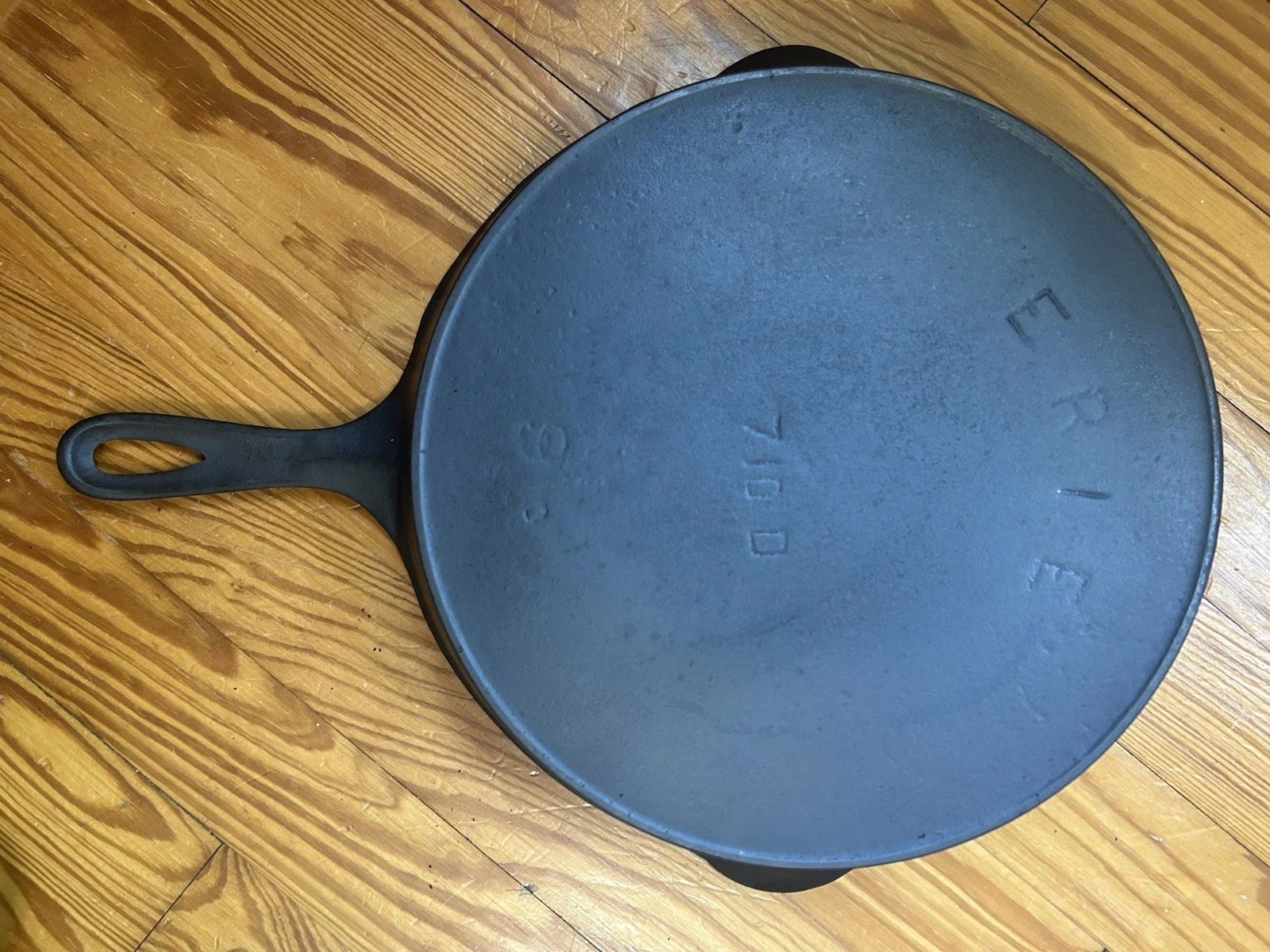 Vintage Erie Cast Iron Skillet Pre Griswold 3rd Series 710D
Opens in a new window or tab