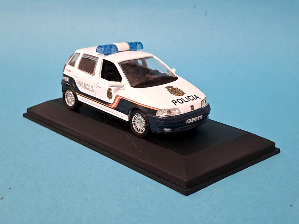 FIAT PUNTO (1993) - POLICIA - HONGWELL - 1:43 - Immagine 3 di 4