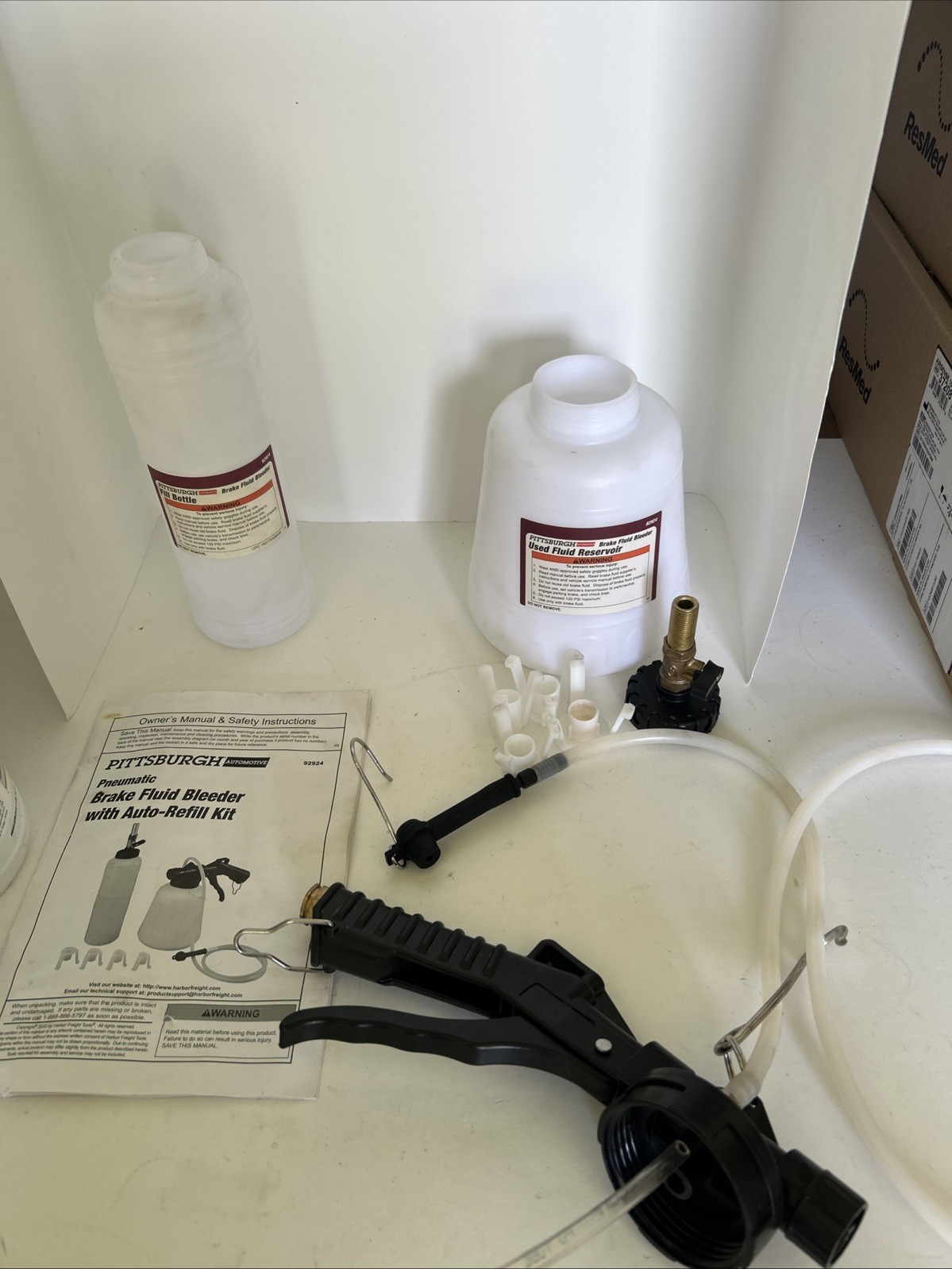 Pittsburgh Automotive Brake Fluid Bleeder Kit with Auto Refill