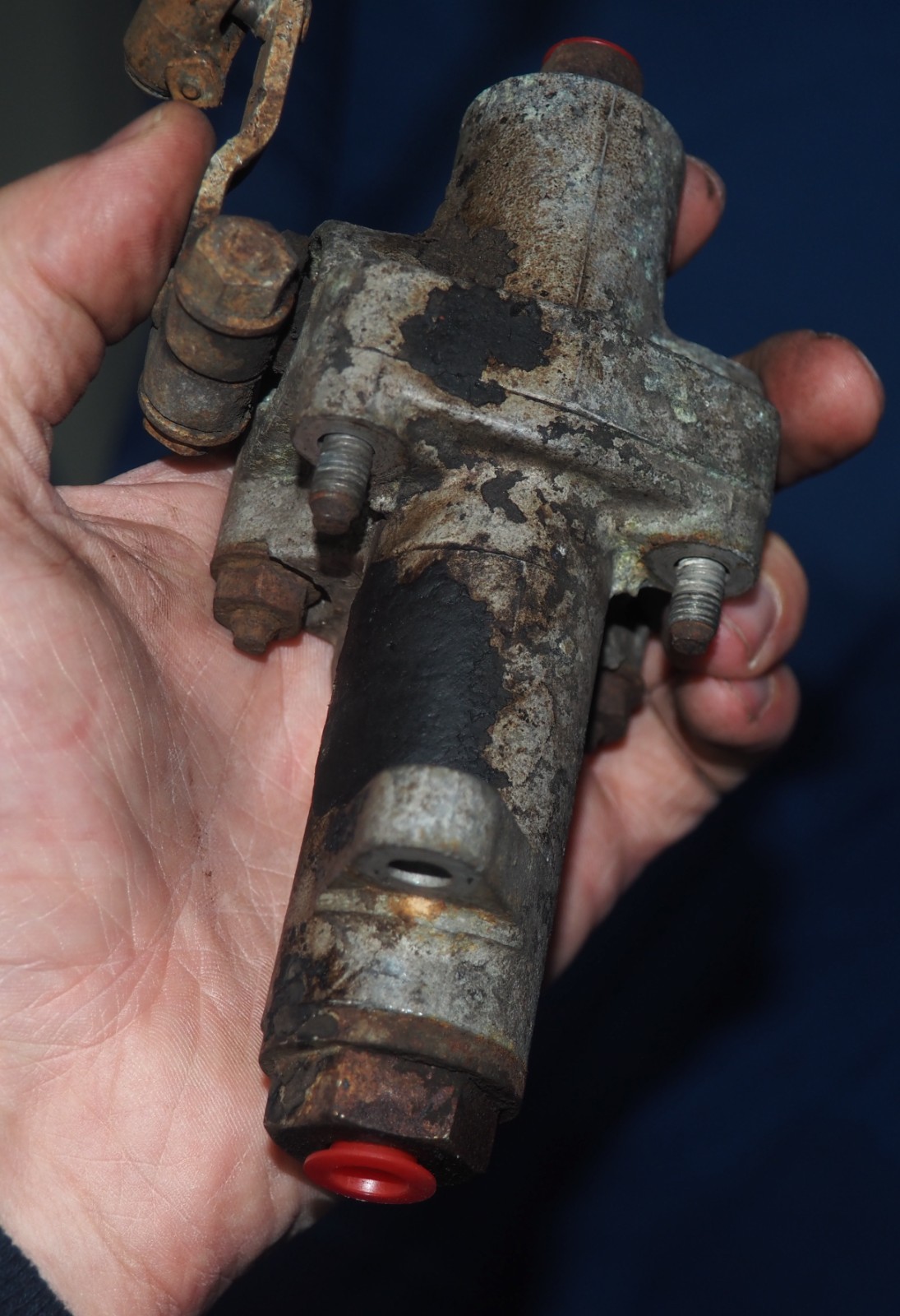 Rolls-Royce Silver Shadow 1965-1969 Valve with pipe