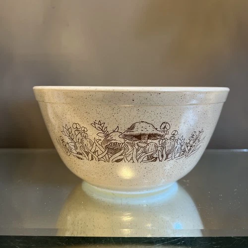Vintage Pyrex Forest Fancies Mushroom Woodland 402 1.5-QT Mixing Bowl