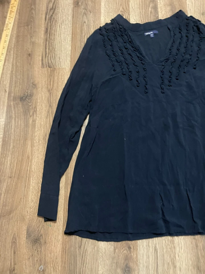 Gap Shirt, Women's Maternity Size Medium, Black, Long Sleeve, V-neck, Ruffles - Image 3 of 4