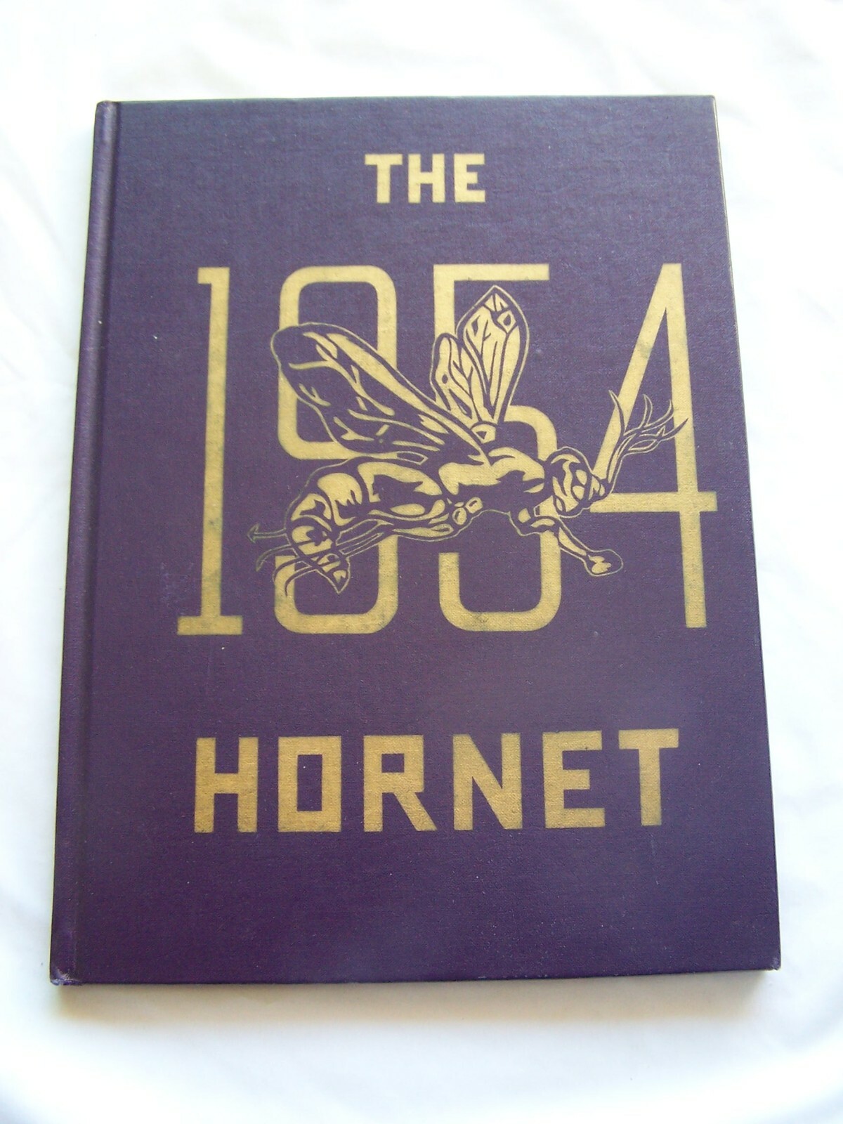 1954 HARVEY HIGH SCHOOL YEARBOOK HARVEY, NORTH DAKOTA THE