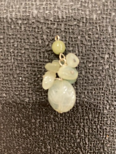 VINTAGE HIGH END*RARE*AMAZINGLY GORGEOUS WHITE JADE & LUCITE PENDANT!! - Picture 2 of 3