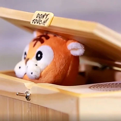 Hölzerner Useless Box Leave Me Alone Don't Touch Tiger Spielzeug Kinder Geschenk - Bild 5 von 12