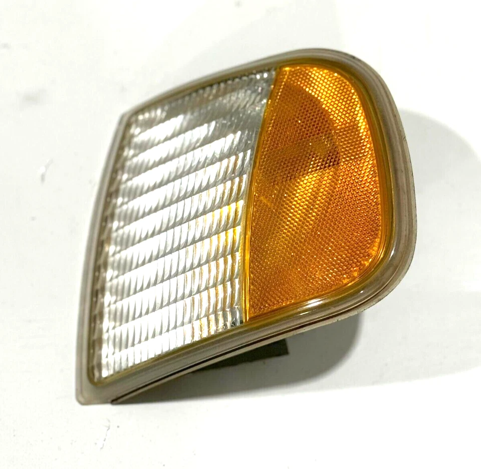 1997-2003 Ford F150 Signal Light Corner Assembly Left Driver Side - OEM - Image 4 of 4