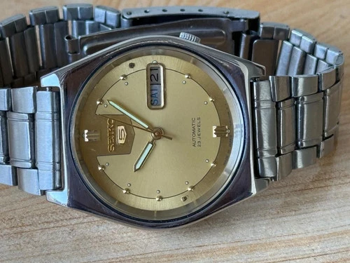 Vintage Seiko 5 Automatic Mens Watch For Spares or Repair NJ-491