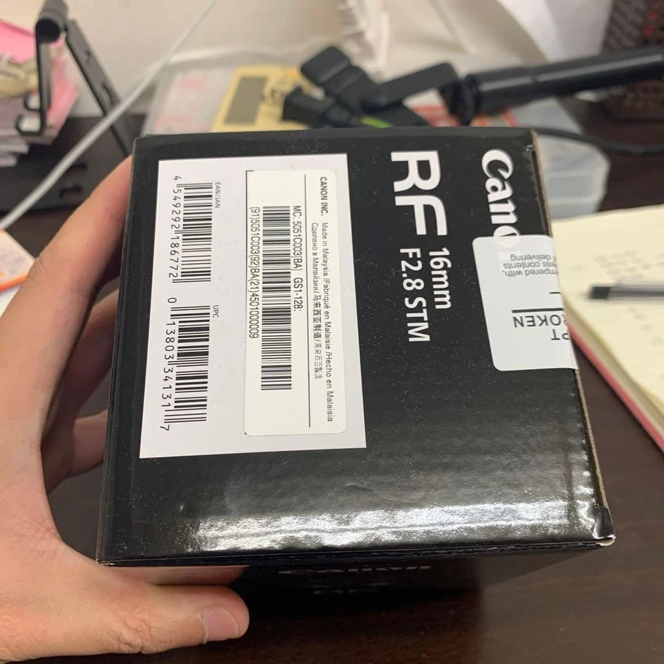 Canon RF 16mm F2 8 STM Wide Angle Lens for Canon EOS R Series Compact - Image 3 of 3