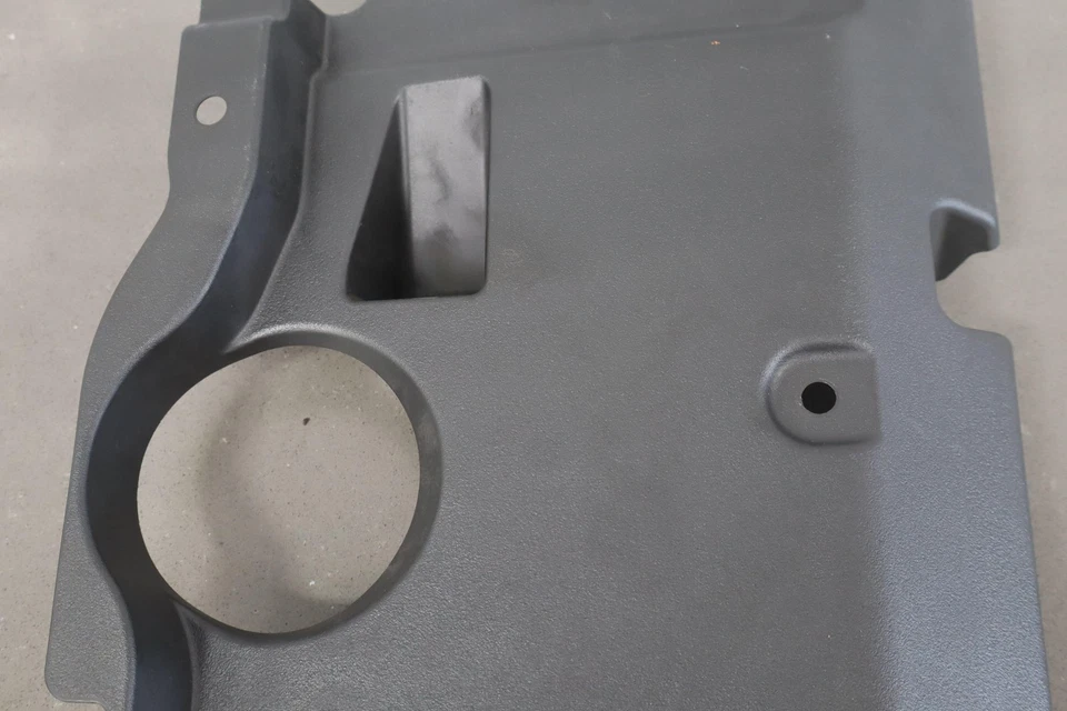 Cubierta del depósito de freno debajo del capó Lexus GX460 2010-2014 Foto 3 de 4