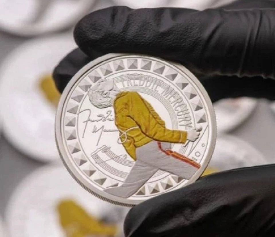 Freddie Mercury - Queen sealed £5 Coloured coin Royal Mint -Available by  5 Dec - Image 3 of 4