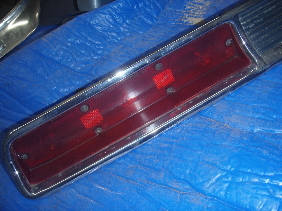 Pontiac 63 Tempest Lemans 1963 convertible luz trasera de 2 puertas Foto 3 de 4