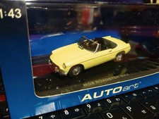 AUTOART MGB Roadster Mk II 1/43 Pale Primrose Yellow model car
