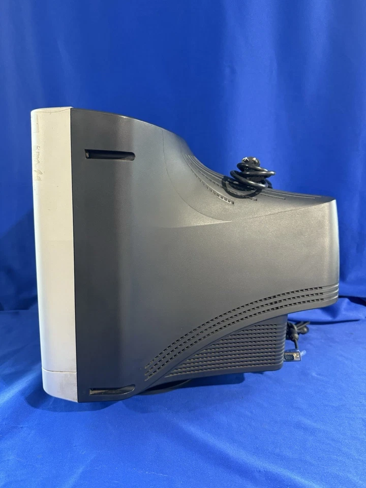 Compaq FS7600e 16" Pantalla Plana CRT Monitor Local - Parcialmente Probado - Sin PC - Leer Foto 3 de 4