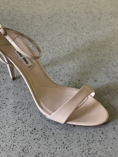 Miu Miu Nude Patent Leather Heel One shoe Right New Sz 39 1/2 Swarovski Crystal - Picture 10 of 10